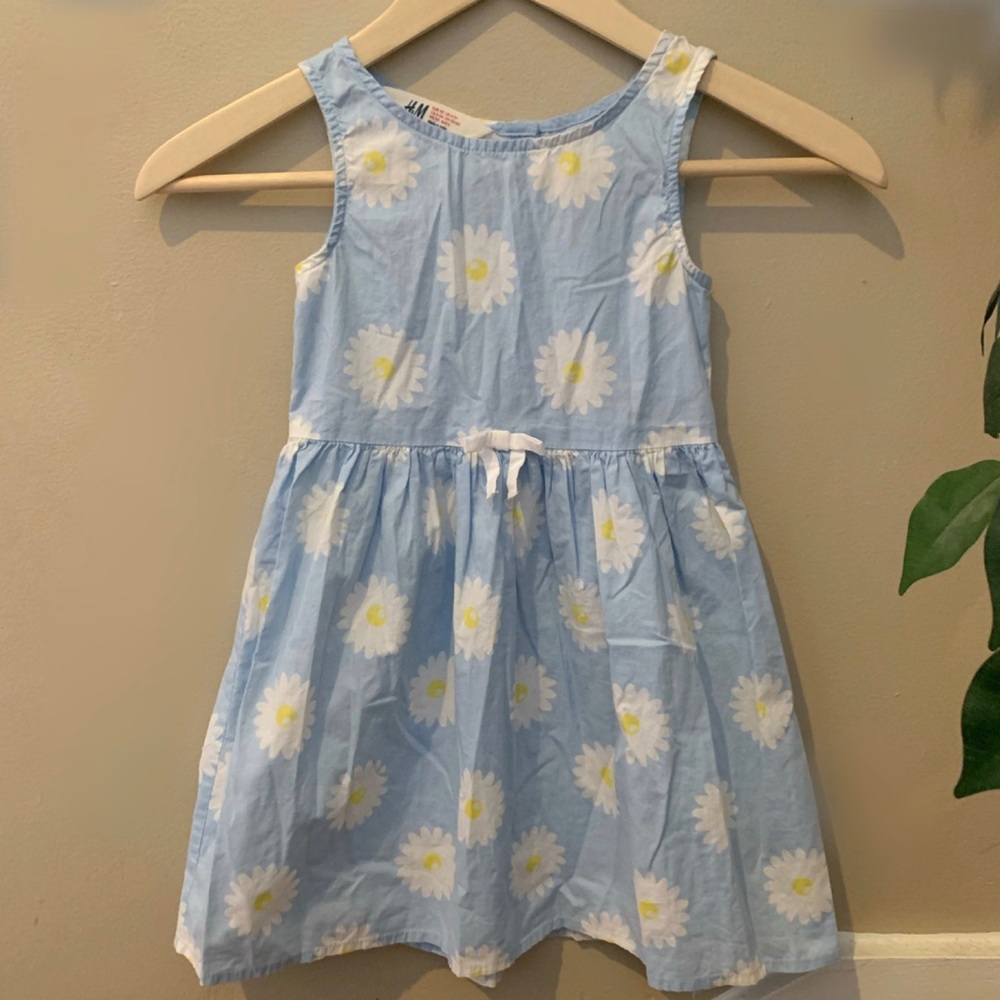 👗daisy print dress